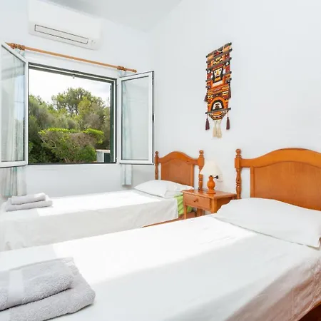 Bini Estrella Villa
