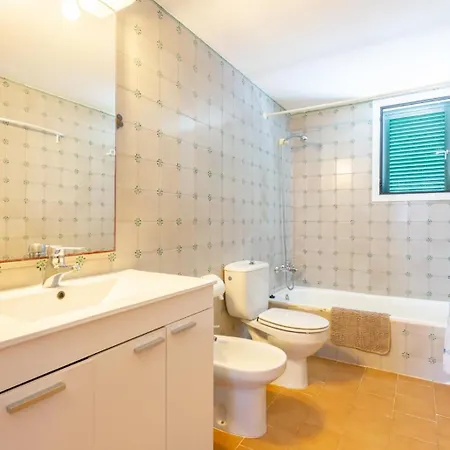 Bini Estrella Villa