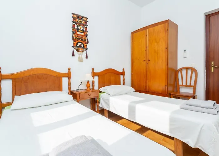 Bini Estrella Es Canutells