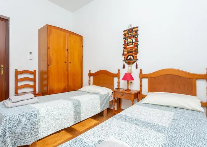 Bini Estrella Vila Es Canutells