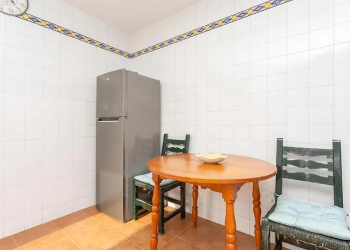 Bini Estrella Villa *