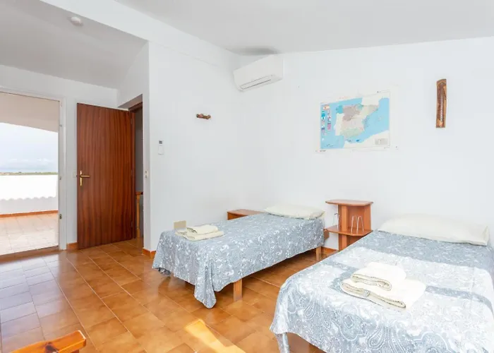 Bini Estrella Villa *